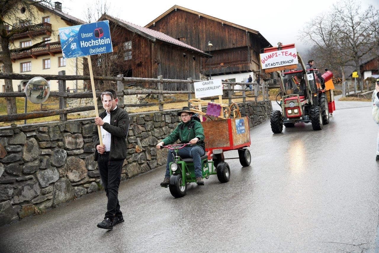 Sonnseitner Faschingsumzug Fotos: Maria Unterassiner - Bernhard Kurzthaler