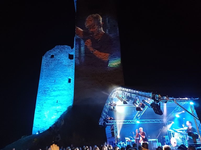 Thorsteinn Einarsson hat die Burg Heinfels gerockt!