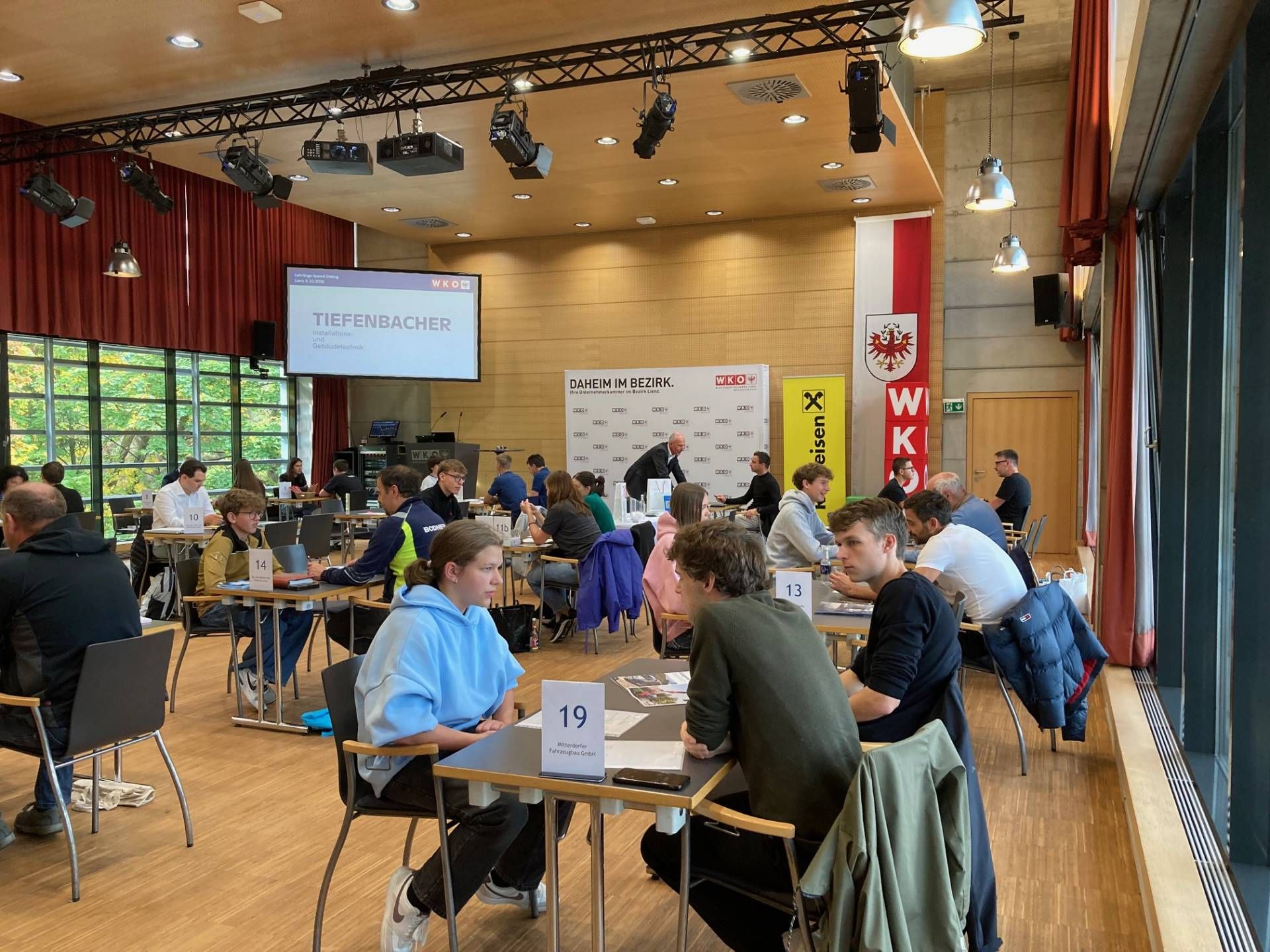 Volles Haus in der Wirtschaftskammer Lienz. Foto: Stangl