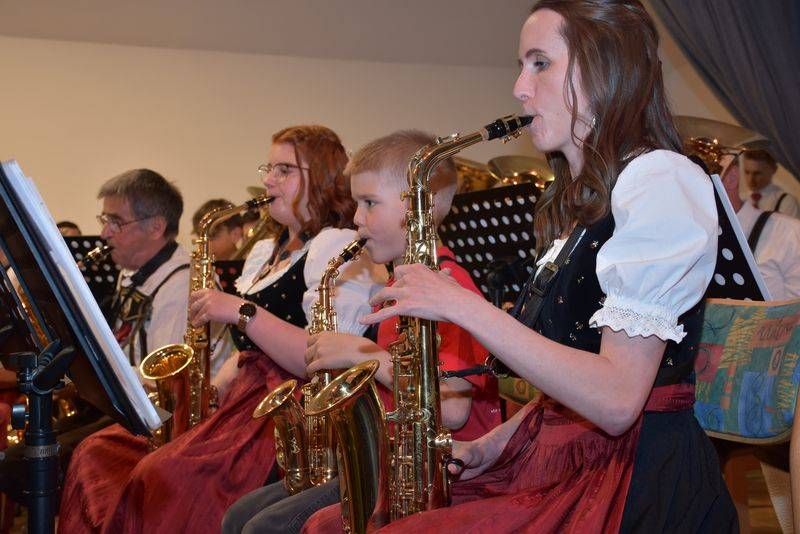 Fr&uuml;hjahrskonzert Trachtenkapelle Lind.