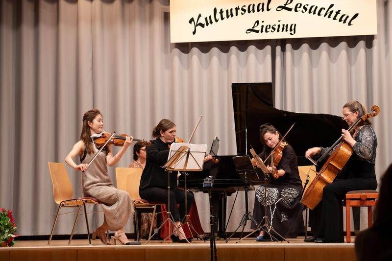 &bdquo;Das Lesachtal ist das Tal der Musik und strahlt hinaus in die ganze Welt. Nicht nur Volksmusiker nutzen die Gelegenheit zur Weiterbildung &ndash; jedes Jahr kommen auch Kammermusiker aus allen Kontinenten und nutzen f&uuml;r zwei Wochen die R&auml;umlichkeiten der Volksmusikakademie.&ldquo;