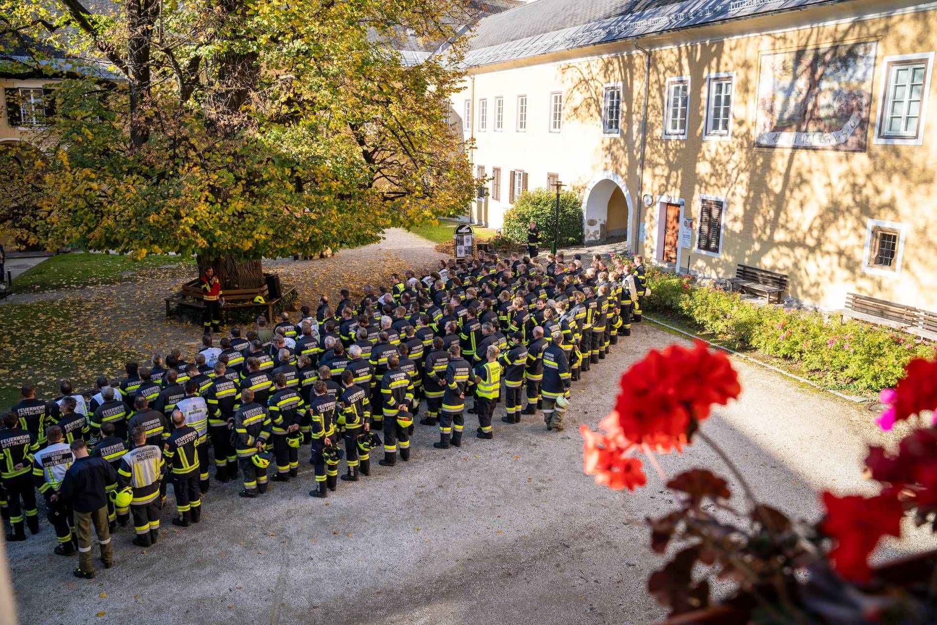 Rund 180 Einsatzkr&auml;fte nahmen an der &Uuml;bung teil.