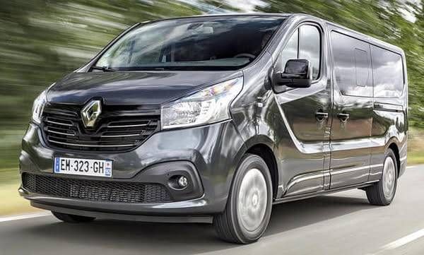 Unterwegs ist Hubert Neumeier in einem schwarzen Renault Kastenwagen.