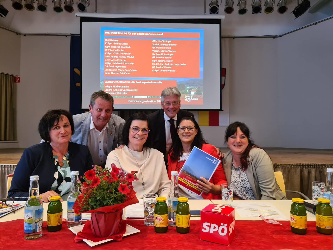 Frauenvorst&auml;ndin Sabine Gugganig, Bgm Thomas Sch&auml;fauer, Bgm.in Marika Lagger-P&ouml;llinger, LH Peter Kaiser, LRin Sara Schaar und Barbara Pucher.