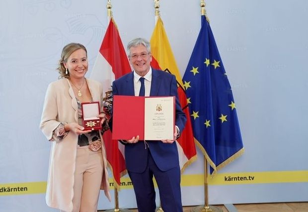 Ehrenzeichen f&uuml;r Julia Malischnig