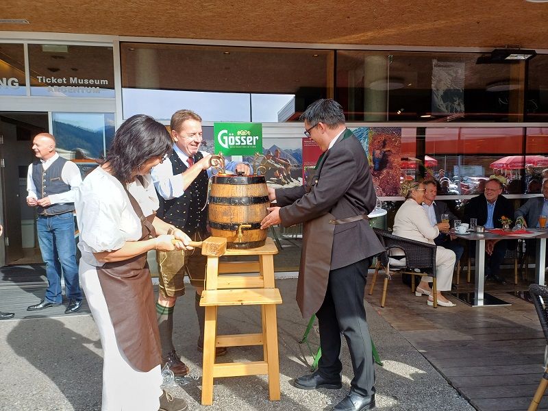 Mit einem kleinen Festakt und anschlie&szlig;endem Fr&uuml;hschoppen wurde die Ausstellung in M&uuml;hldorf er&ouml;ffnet. Foto: HAAN