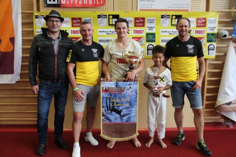 Kevin Holzer holt L&auml;nder- und Hogmoarsieg in Mittersill