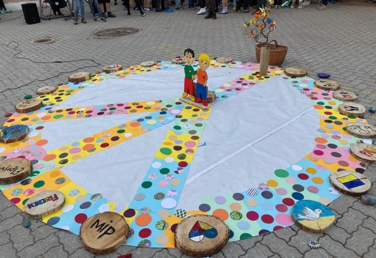 Feier f&uuml;r den Frieden in der MS Lienz Nord