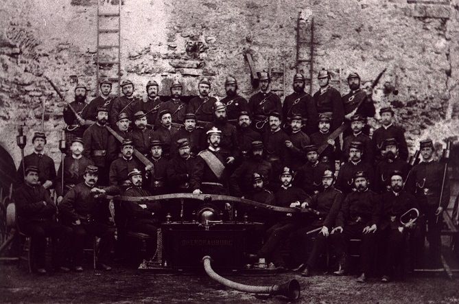 Das Gr&uuml;ndungsfoto der FF Oberdrauburg aus dem Jahre 1874.