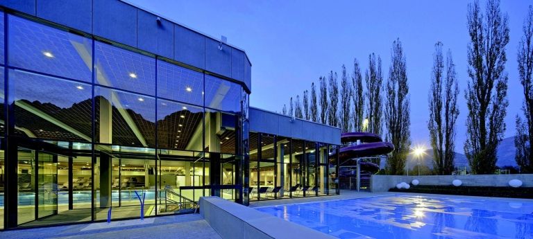 Hallenbad und Sauna im Dolomitenbad haben wieder offen