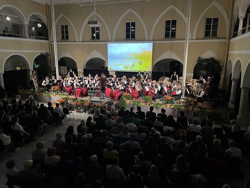 Der Musikverein Trachtenkapelle Molzbichl beim Fr&uuml;hlingskonzert 2023