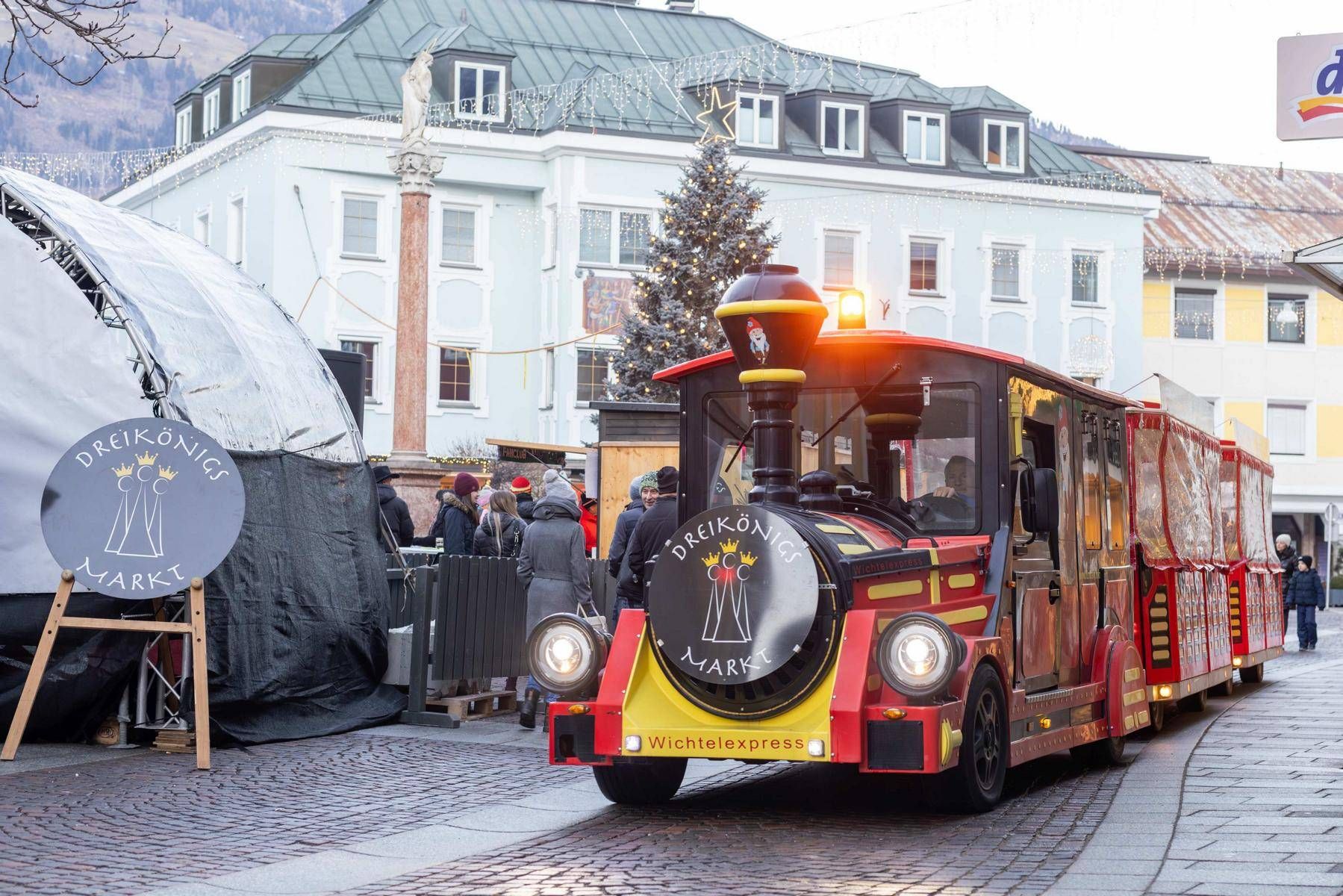 Neu ist heuer der Dreik&ouml;nigsmarktzug, der bis zum 31. Dezember ab 15 Uhr seine Runden durch die Lienzer Altstadt dreht