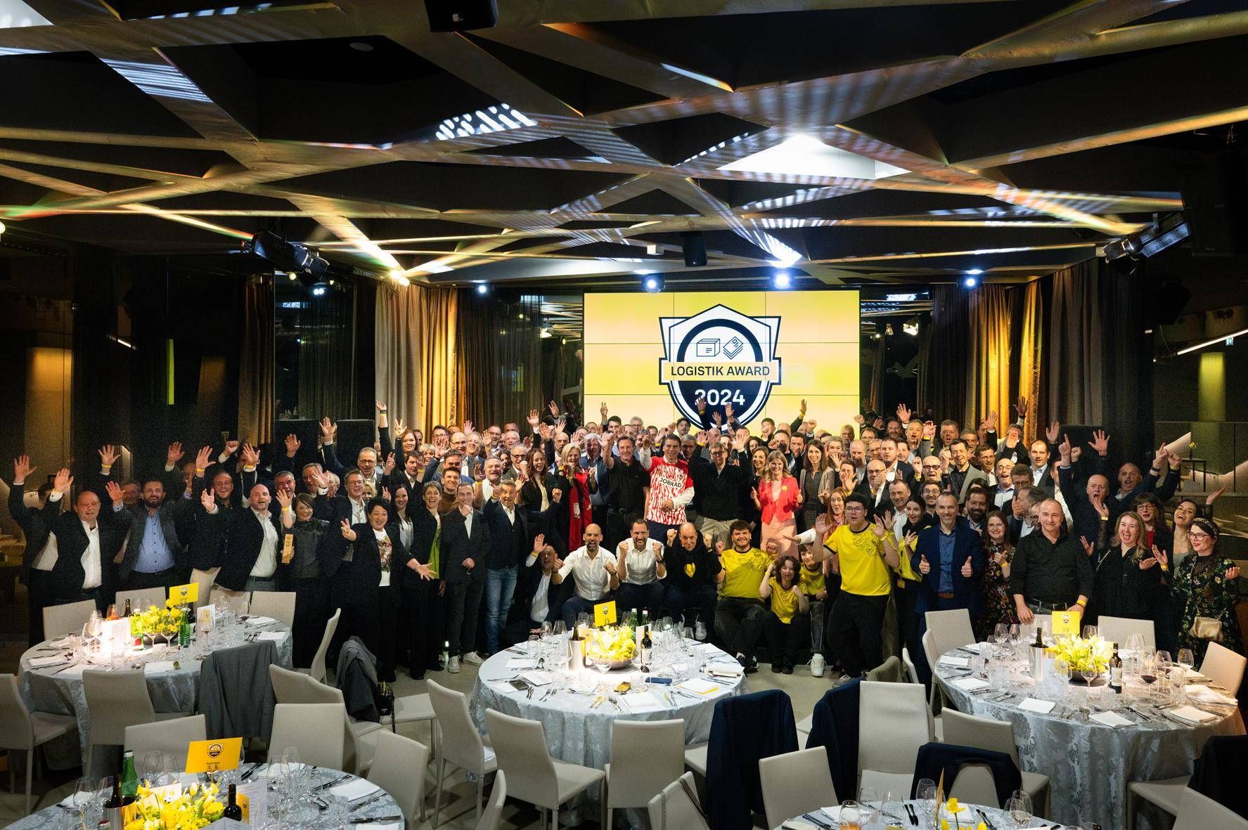 Alle gl&uuml;cklichen Gewinner des "Post-Logistik-Awards"